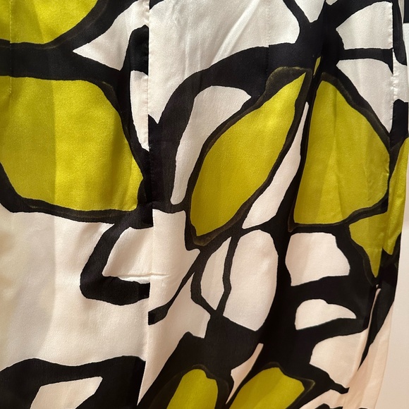 Flower silk skirt by Elegance one of the most ancient French fashion house. - Picture 3 of 6